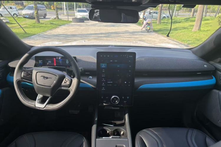 Used Ford Mustang Mach-E 2021 AION Y Plus Rear-Drive Luxury Edition (Long Range) Interior 2