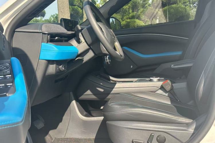 Used Ford Mustang Mach-E 2021 AION Y Plus Rear-Drive Luxury Edition (Long Range) Interior 3