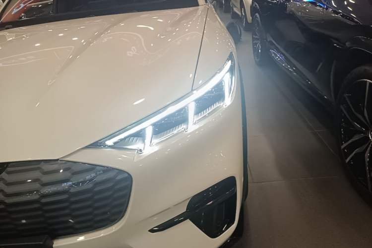 Used Ford Mustang Mach-E 2021 AION Y Plus Rear-Drive Luxury Edition (Long Range) Left Front Headlight