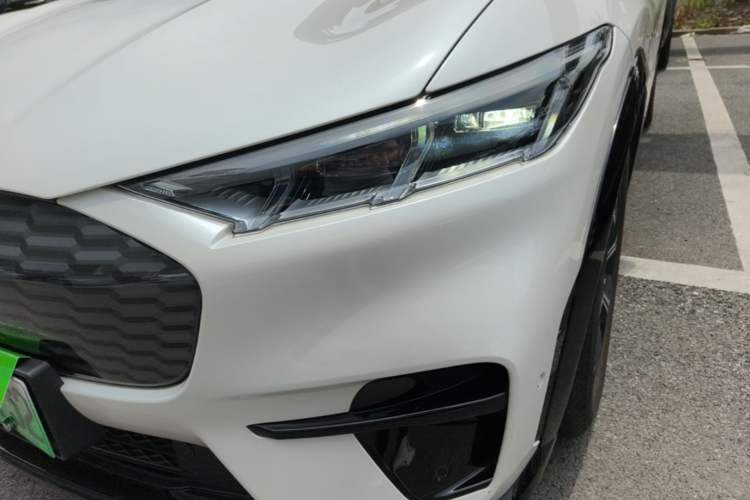 Used Ford Mustang Mach-E 2021 AION Y Plus Rear-Drive Luxury Edition (Long Range) Left Front Headlight