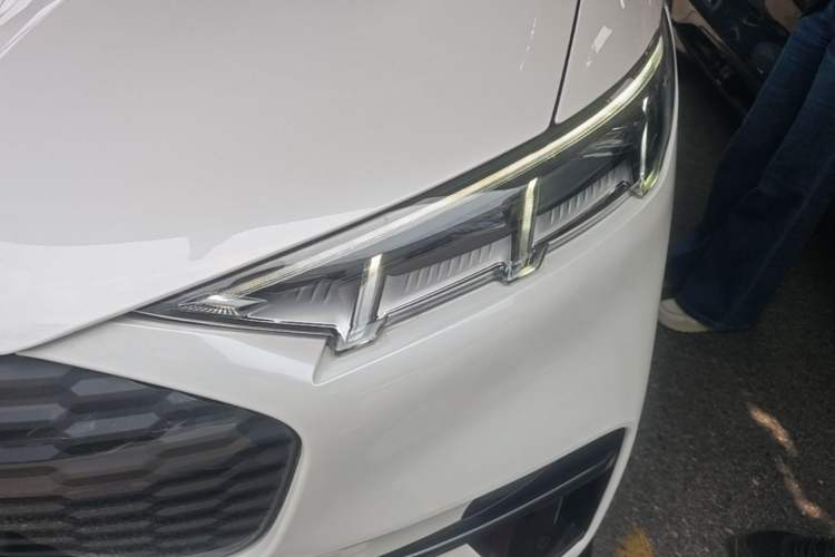 Used Ford Mustang Mach-E 2021 AION Y Plus Rear-Drive Luxury Edition (Long Range) Left Front Headlight