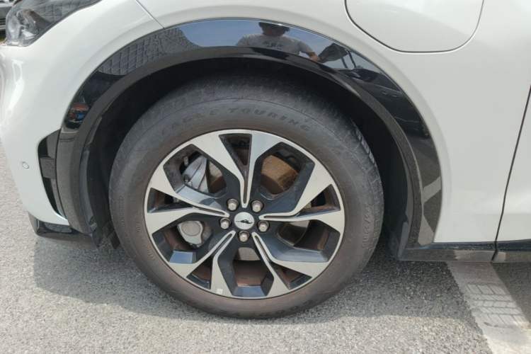 Used Ford Mustang Mach-E 2021 AION Y Plus Rear-Drive Luxury Edition (Long Range) Left Front Wheel Hub