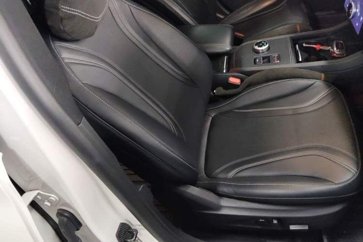 Used Ford Mustang Mach-E 2021 Wujiang Rear-Drive Version (Long Range) Right Front Seat