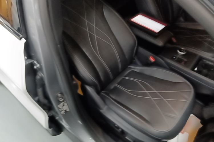 Used Ford Mustang Mach-E 2021 Leap Edition Rear-Drive Version (Standard Range) Right Front Seat