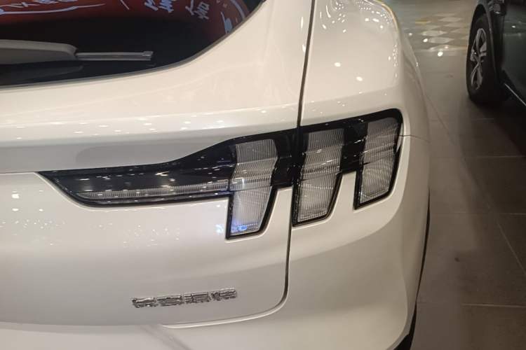 Used Ford Mustang Mach-E 2021 AION Y Plus Rear-Drive Luxury Edition (Long Range) Right Rear Taillight