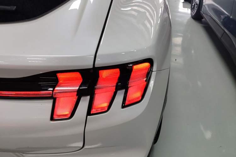 Used Ford Mustang Mach-E 2021 Wujiang Rear-Drive Version (Long Range) Right Rear Taillight