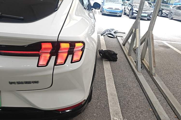 Used Ford Mustang Mach-E 2021 AION Y Plus Rear-Drive Luxury Edition (Long Range) Right Rear Taillight