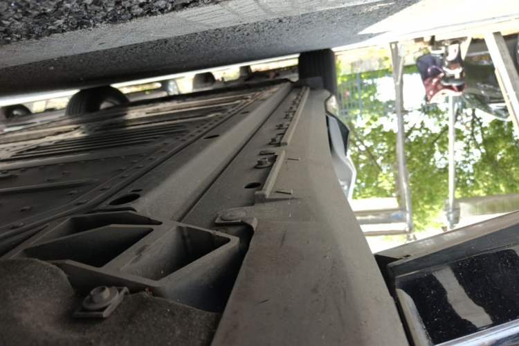 Used Ford Mustang Mach-E 2021 AION Y Plus Rear-Drive Luxury Edition (Long Range) Right Side Sill