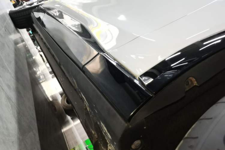 Used Ford Mustang Mach-E 2021 AION Y Plus Rear-Drive Luxury Edition (Long Range) Right Side Sill