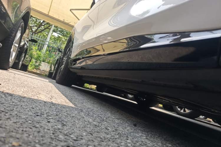 Used Ford Mustang Mach-E 2021 AION Y Plus Rear-Drive Luxury Edition (Long Range) Right Side Sill