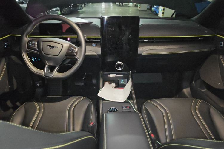 Used Ford Mustang Mach-E 2024 Windstorm Version (Long-Range) Center Console