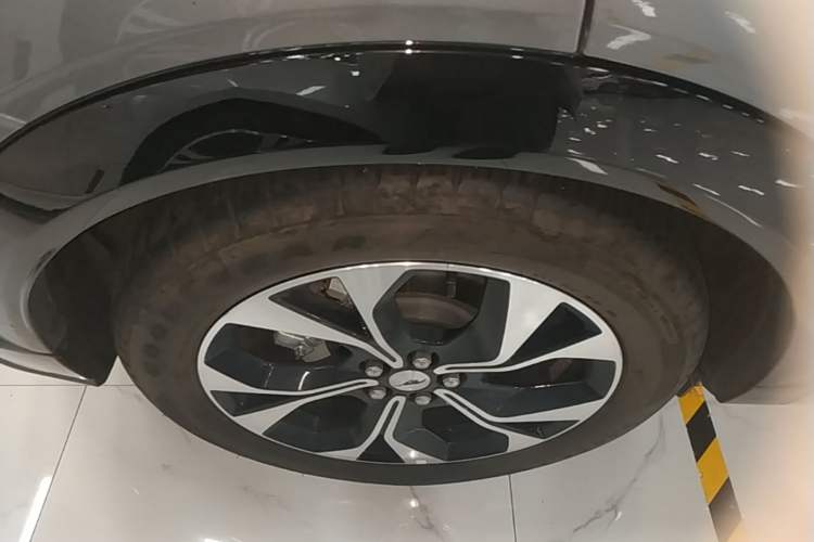 Used Ford Mustang Mach-E 2024 Windstorm Version (Long-Range) Right Rear Wheel Hub