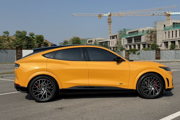 Used Ford Mustang Mach-E 2024 GT Model Exterior 8