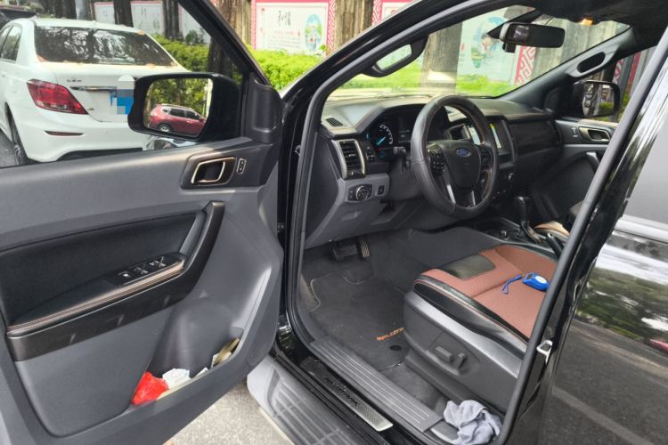Used Ford Ranger 2018 3.2TDCi Wildtrak Interior 3