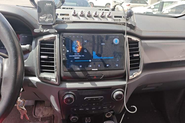 Used Ford Ranger 2018 3.2TDCi Wildtrak Audio And AC Panel