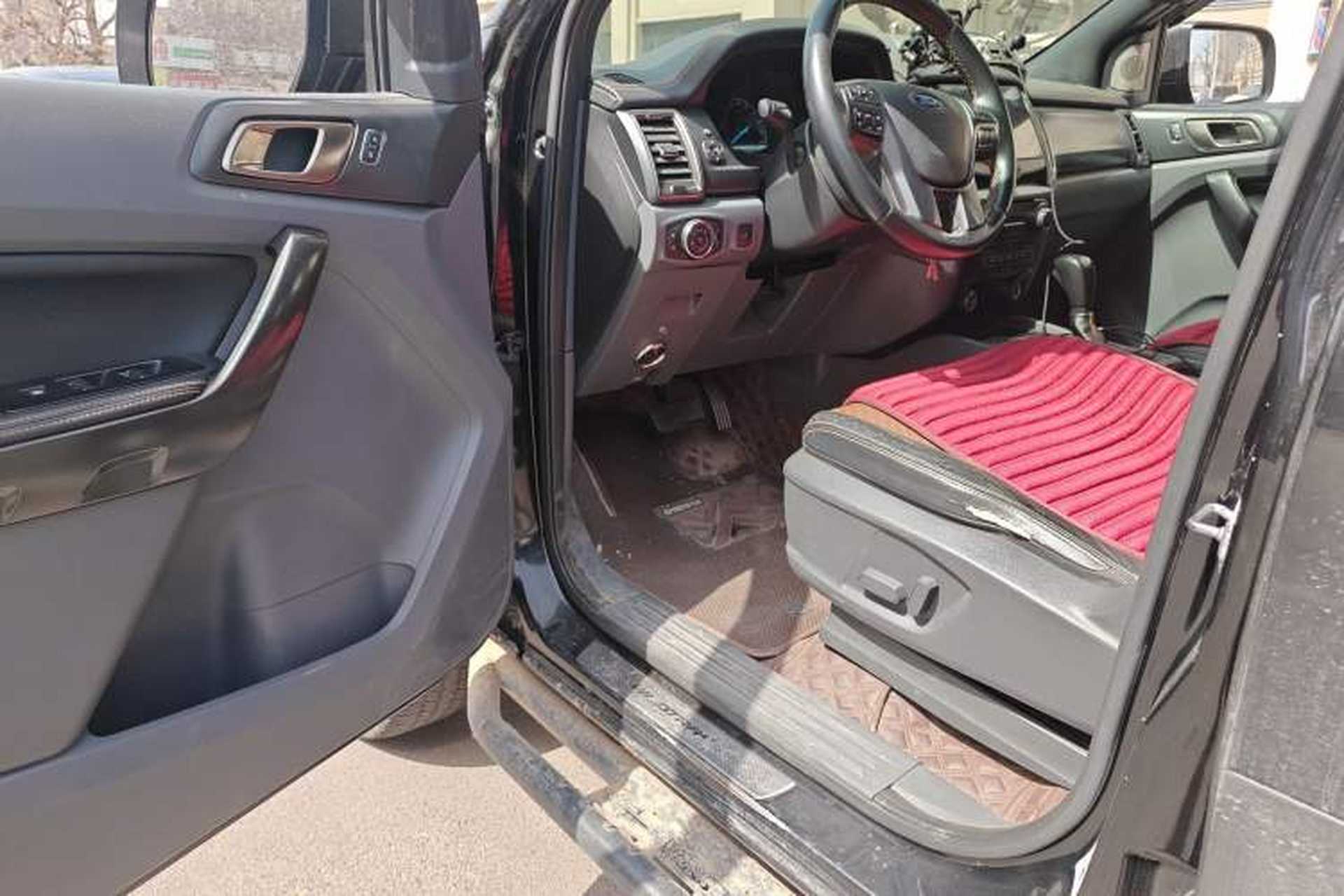 Used Ford Ranger 2018 3.2TDCi Wildtrak Driver Seat