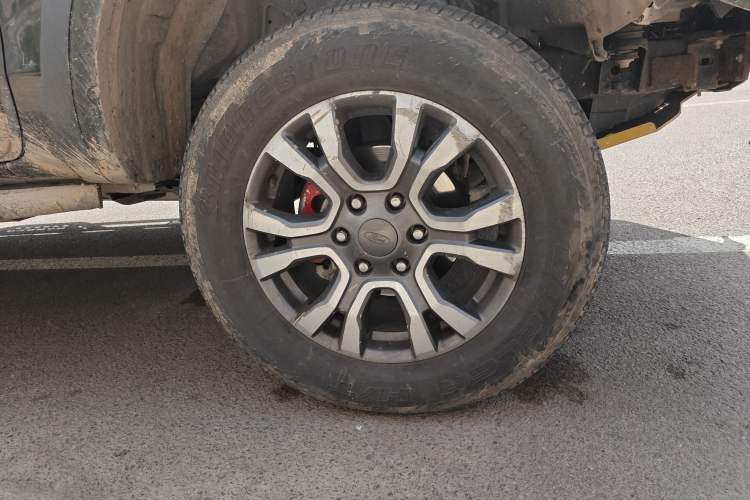 Used Ford Ranger 2018 3.2TDCi Wildtrak Right Front Wheel Hub