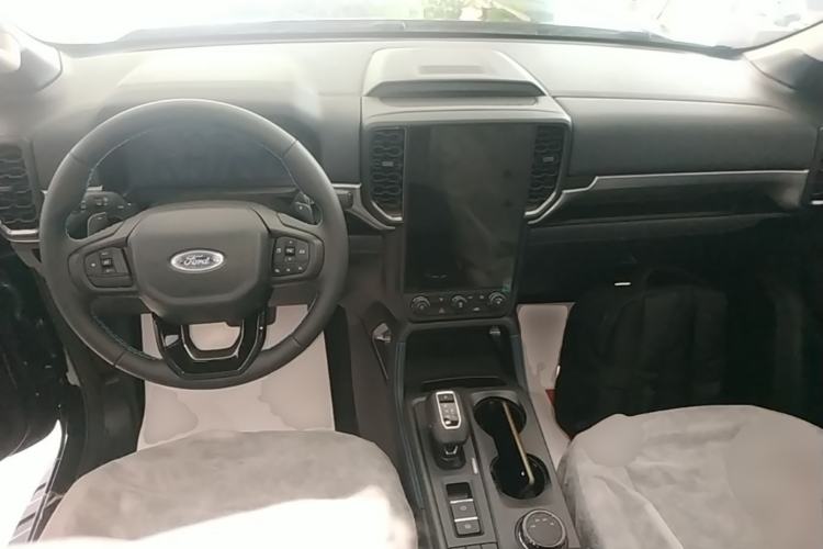 Used Ford Ranger 2023 Shanlin 4x4 Automatic Diesel Center Console