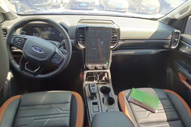Used Ford Ranger 2023 Trailblazer 4x4 Automatic Version – Gasoline Center Console