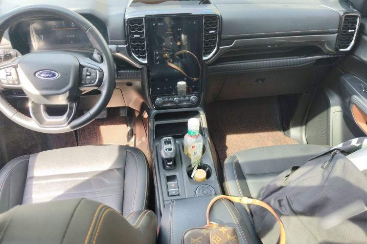 Used Ford Ranger 2023 Trailblazer 4x4 Automatic Off-Road Version – Gasoline Center Console
