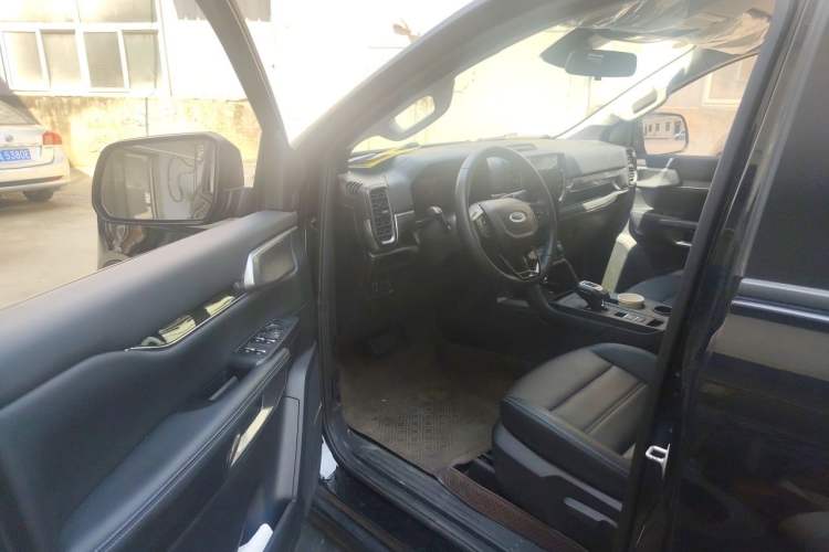 Used Ford Ranger 2023 Shanlin Two-Wheel Drive Automatic Diesel Driver Seat