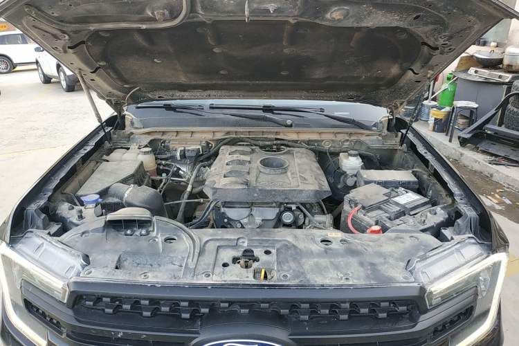 Used Ford Ranger 2023 Shanlin 4x4 Automatic Version Gasoline Engine Bay