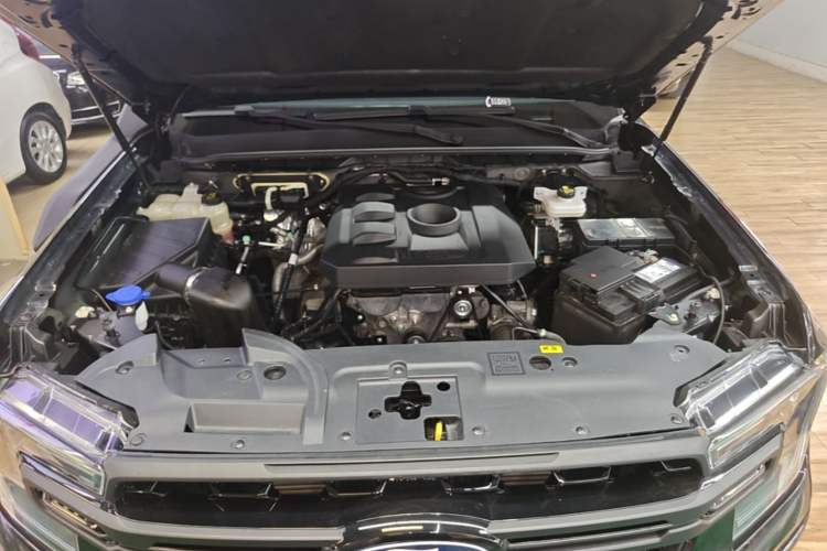 Used Ford Ranger 2023 Trailblazer 4x4 Automatic Off-Road Version – Gasoline Engine Bay