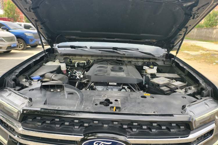 Used Ford Ranger 2023 Trailblazer 4x4 Automatic Version – Gasoline Engine Bay