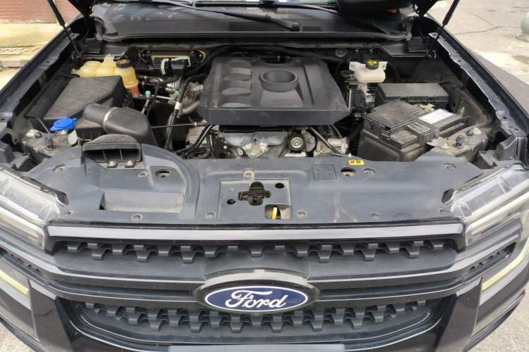 Used Ford Ranger 2023 Trailblazer 4x4 Automatic Version – Gasoline Engine Bay