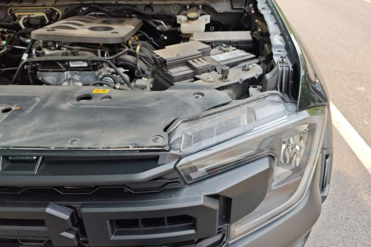 Used Ford Ranger 2023 Trailblazer 4x4 Automatic Version – Gasoline Engine Bay Left