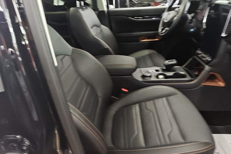 Used Ford Ranger 2023 Trailblazer 4x4 Automatic Version – Gasoline Engine Bay