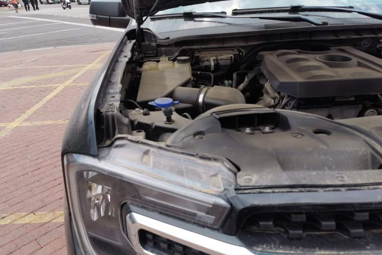 Used Ford Ranger 2023 Trailblazer 4x4 Automatic Version – Gasoline Engine Bay Right