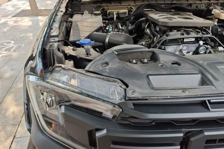 Used Ford Ranger 2023 Trailblazer 4x4 Automatic Version – Gasoline Engine Bay Right