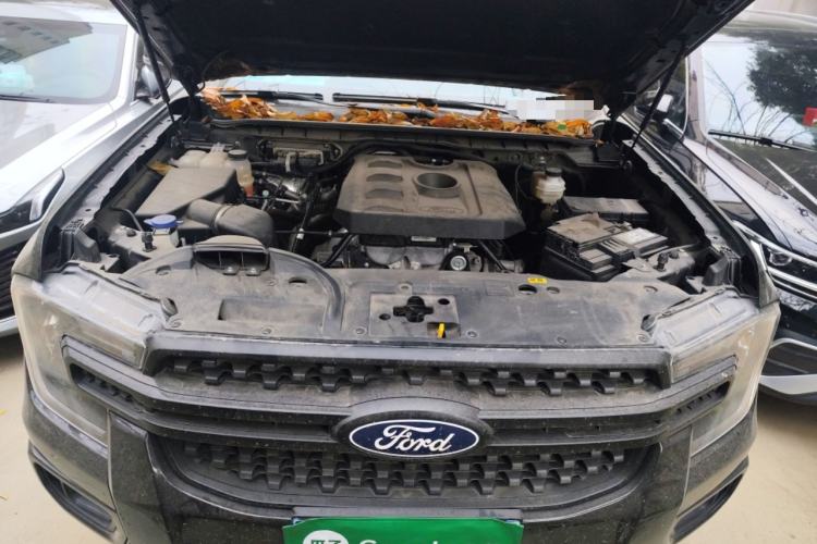 Used Ford Ranger 2023 Shanlin Two-Wheel Drive Automatic Version Gasoline Engine Bay