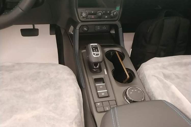 Used Ford Ranger 2023 Shanlin 4x4 Automatic Diesel Gear Lever