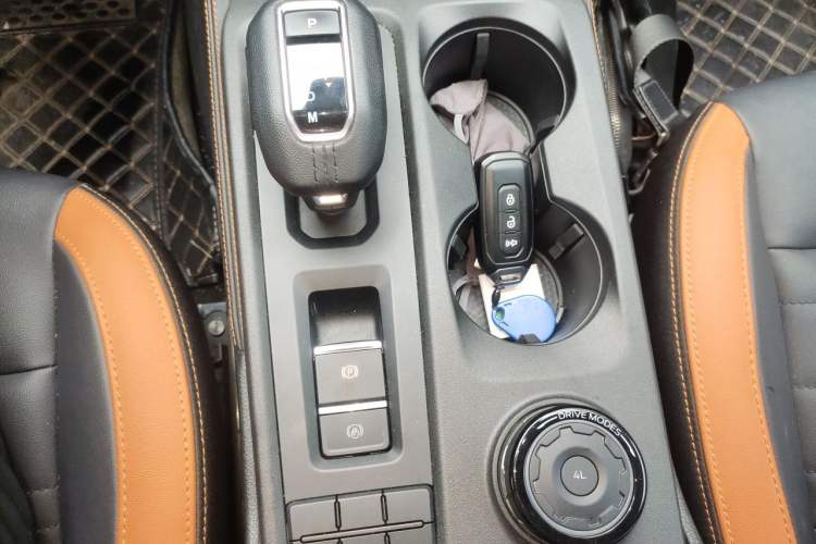 Used Ford Ranger 2023 Trailblazer 4x4 Automatic Version – Gasoline Gear Lever