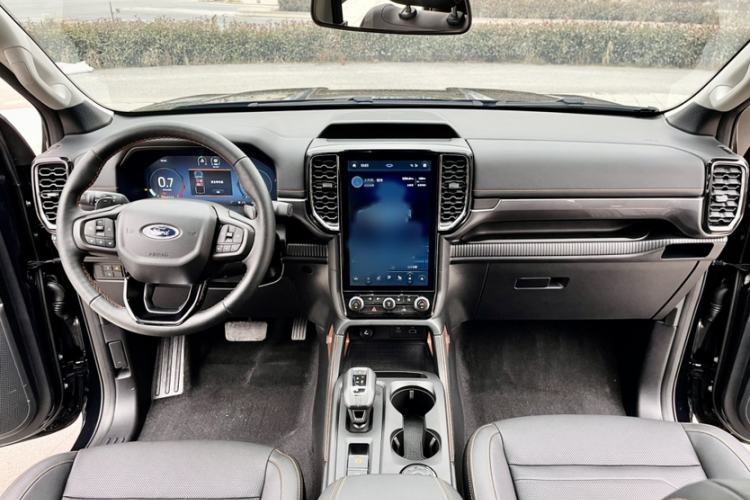 Used Ford Ranger 2023 Trailblazer 4x4 Automatic Off-Road Version – Gasoline Interior 1