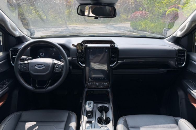 Used Ford Ranger 2023 Trailblazer 4x4 Automatic Version – Gasoline Interior 1