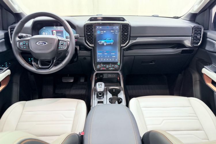 Used Ford Ranger 2023 Trailblazer 4x4 Automatic Off-Road Version – Gasoline Interior 2