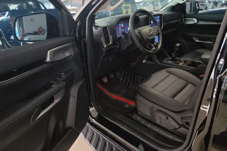 Used Ford Ranger 2023 Shanlin 4x4 Manual Transmission Gasoline Model Interior 2