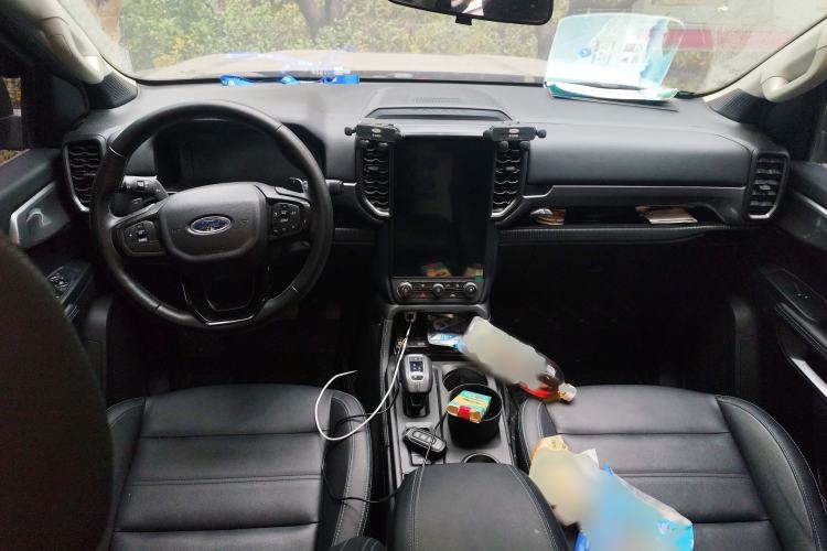 Used Ford Ranger 2023 Shanlin Two-Wheel Drive Automatic Version Gasoline Interior 2
