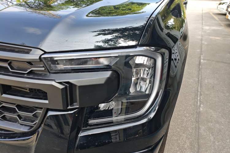 Used Ford Ranger 2023 Trailblazer 4x4 Automatic Version – Gasoline Left Front Headlight