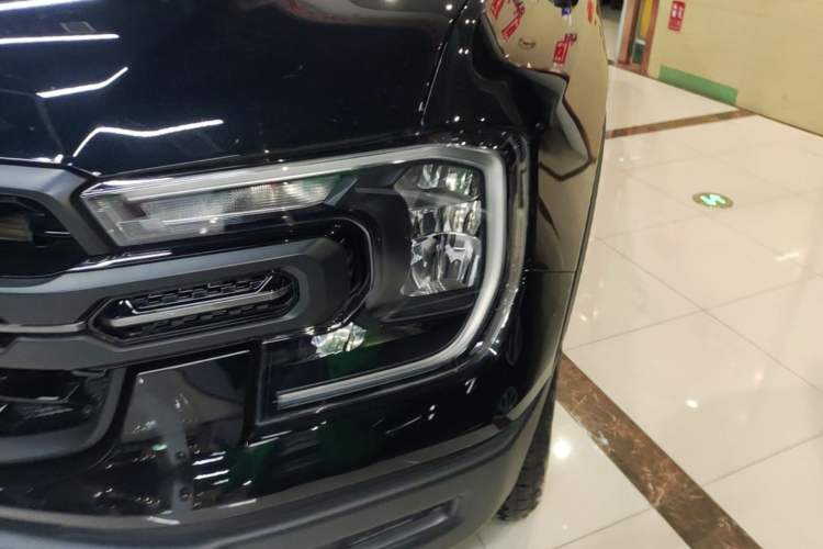 Used Ford Ranger 2023 Trailblazer 4x4 Automatic Off-Road Version – Gasoline Left Front Headlight