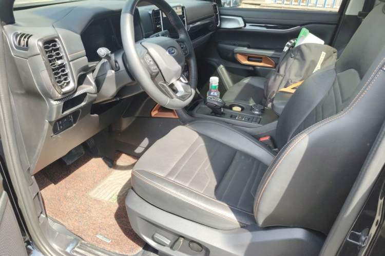 Used Ford Ranger 2023 Trailblazer 4x4 Automatic Off-Road Version – Gasoline Left Front Seat