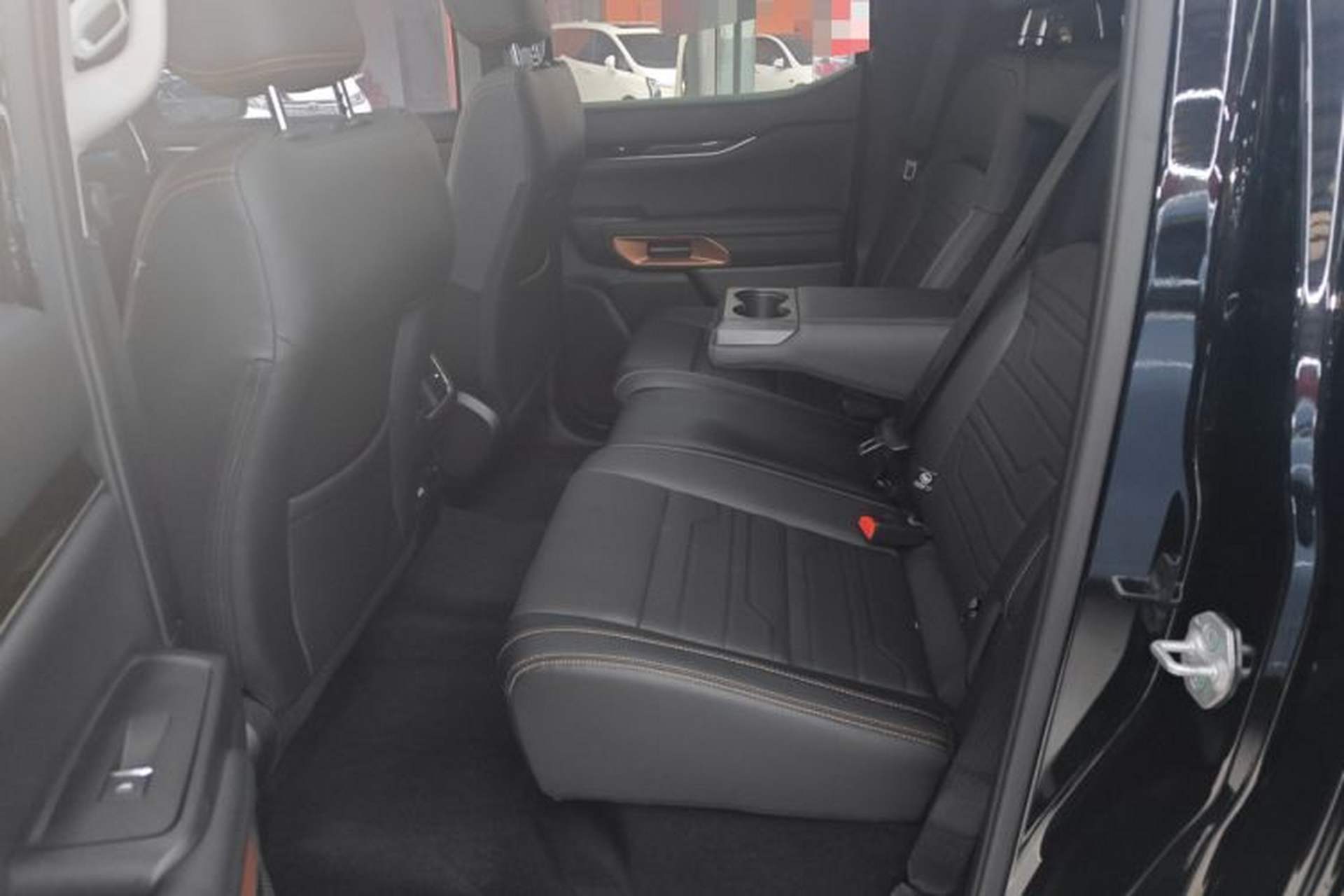 Used Ford Ranger 2023 Trailblazer 4x4 Automatic Off-Road Version – Gasoline Left Rear Seat