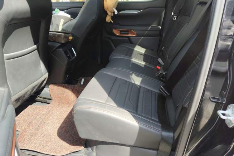 Used Ford Ranger 2023 Trailblazer 4x4 Automatic Off-Road Version – Gasoline Left Rear Seat