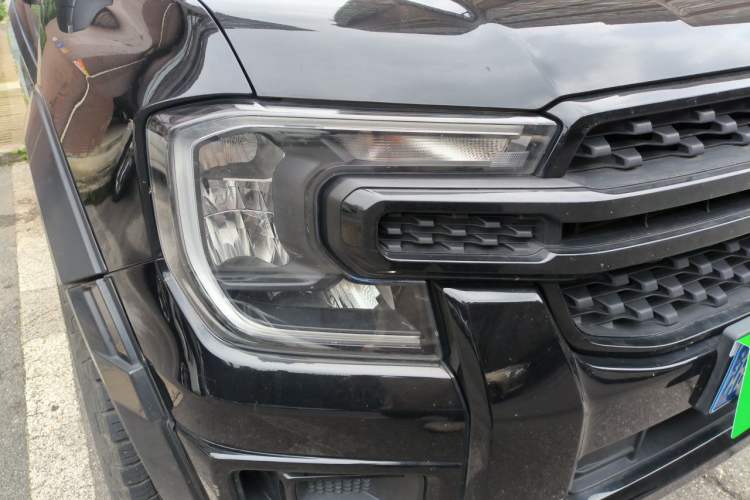 Used Ford Ranger 2023 Trailblazer 4x4 Automatic Version – Gasoline Right Front Headlight