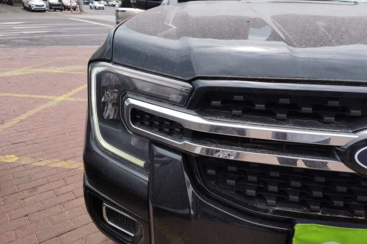 Used Ford Ranger 2023 Trailblazer 4x4 Automatic Version – Gasoline Right Front Headlight