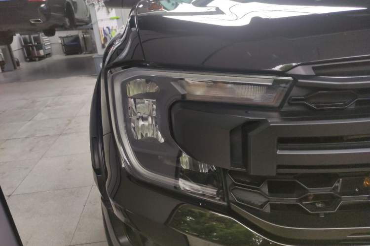 Used Ford Ranger 2023 Trailblazer 4x4 Automatic Version – Gasoline Right Front Headlight
