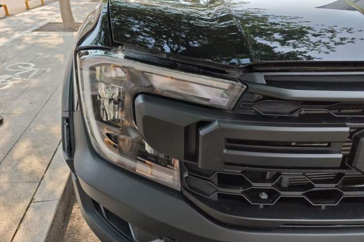 Used Ford Ranger 2023 Trailblazer 4x4 Automatic Version – Gasoline Right Front Headlight